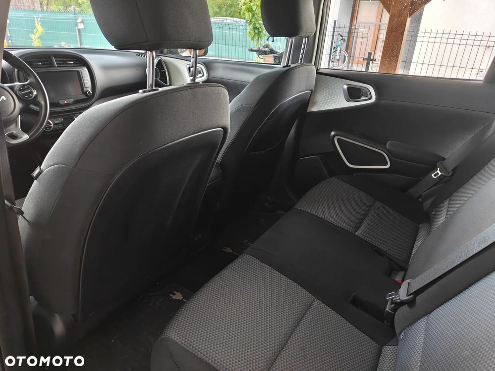 Kia Soul 64kWh M - 6