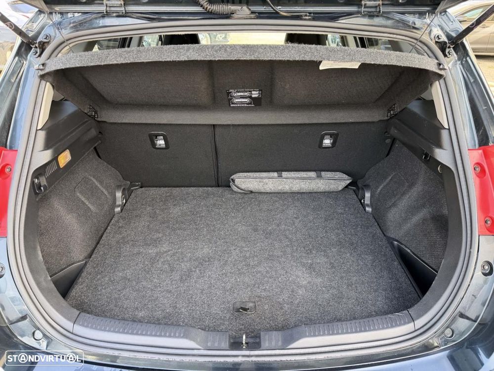 Toyota Auris 1.4 D-4D Exclusive - 19