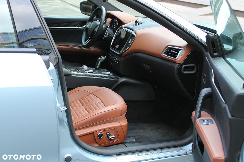 Maserati Ghibli - 15