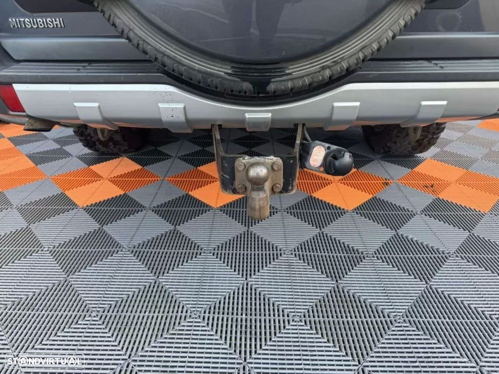 Mitsubishi Pajero 3.2 DI-D Auto Instyle - 28