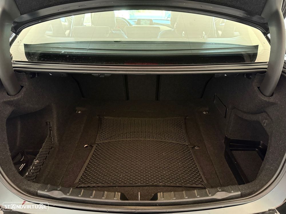 BMW 328 i Pack M - 32