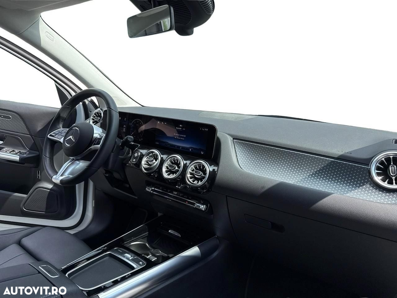 Mercedes-Benz GLA - 10