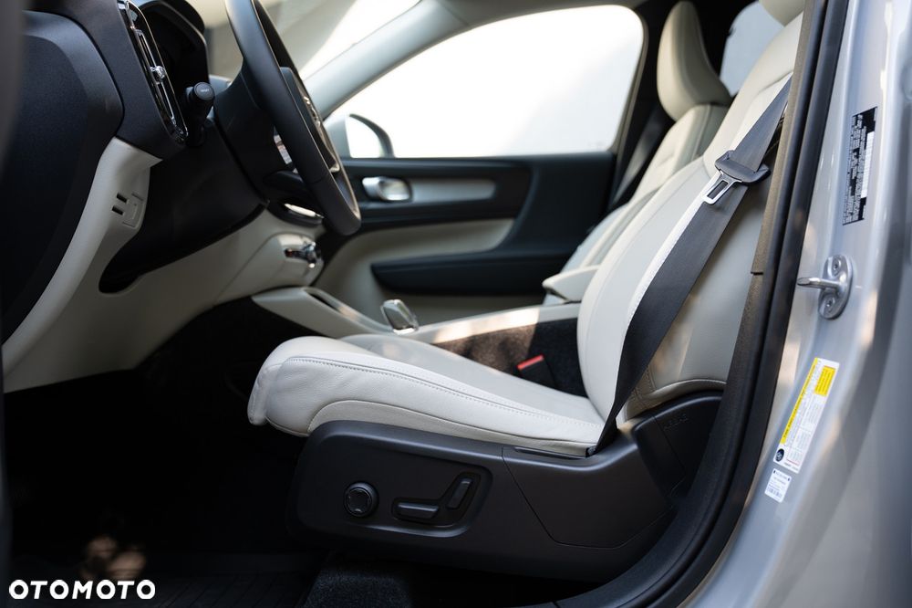 Volvo XC 40 B5 AWD Ultimate Bright - 22