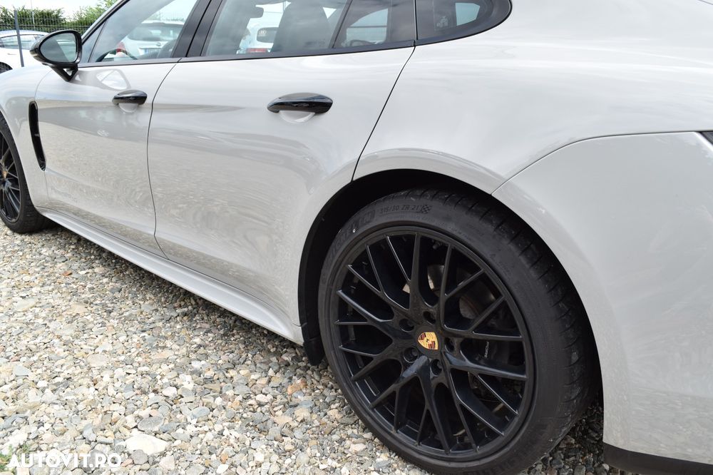 Porsche Panamera - 16
