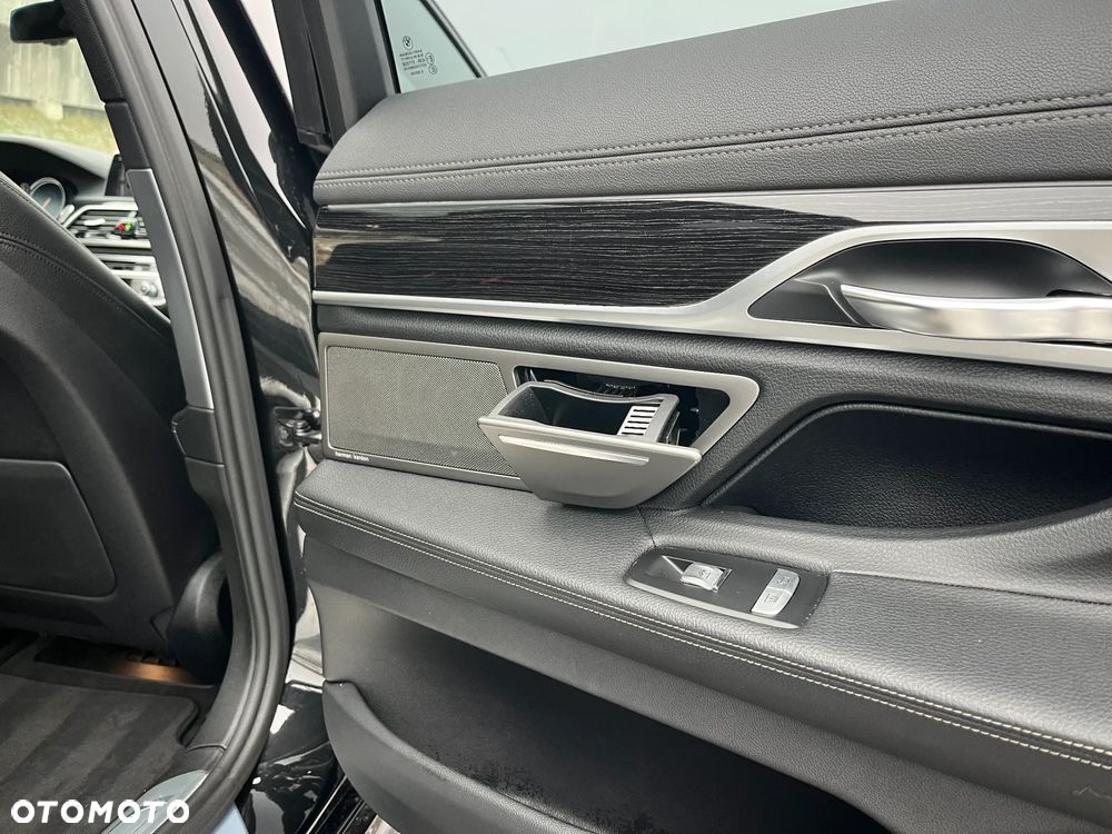 BMW Seria 7 - 21
