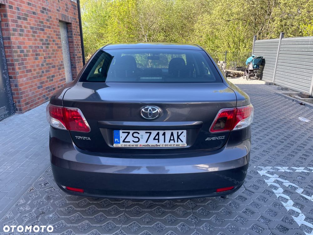 Toyota Avensis - 7