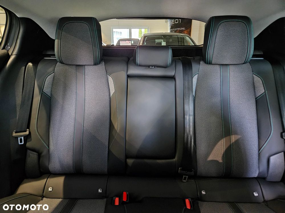 Peugeot 408 1.2 PureTech Allure S&S EAT8 - 12