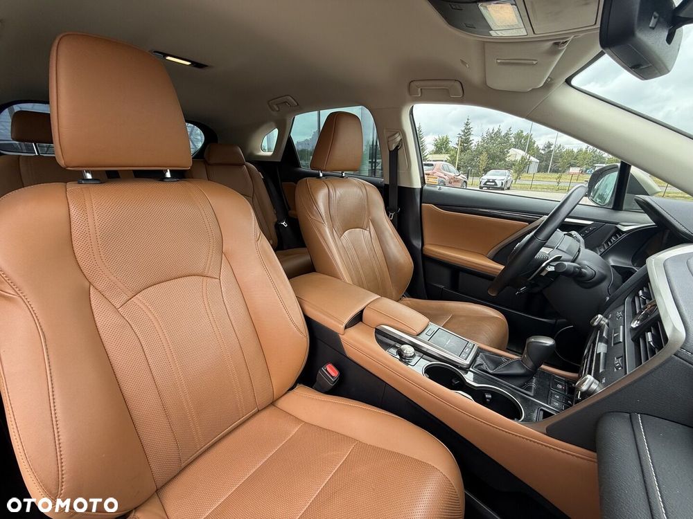 Lexus RX - 9