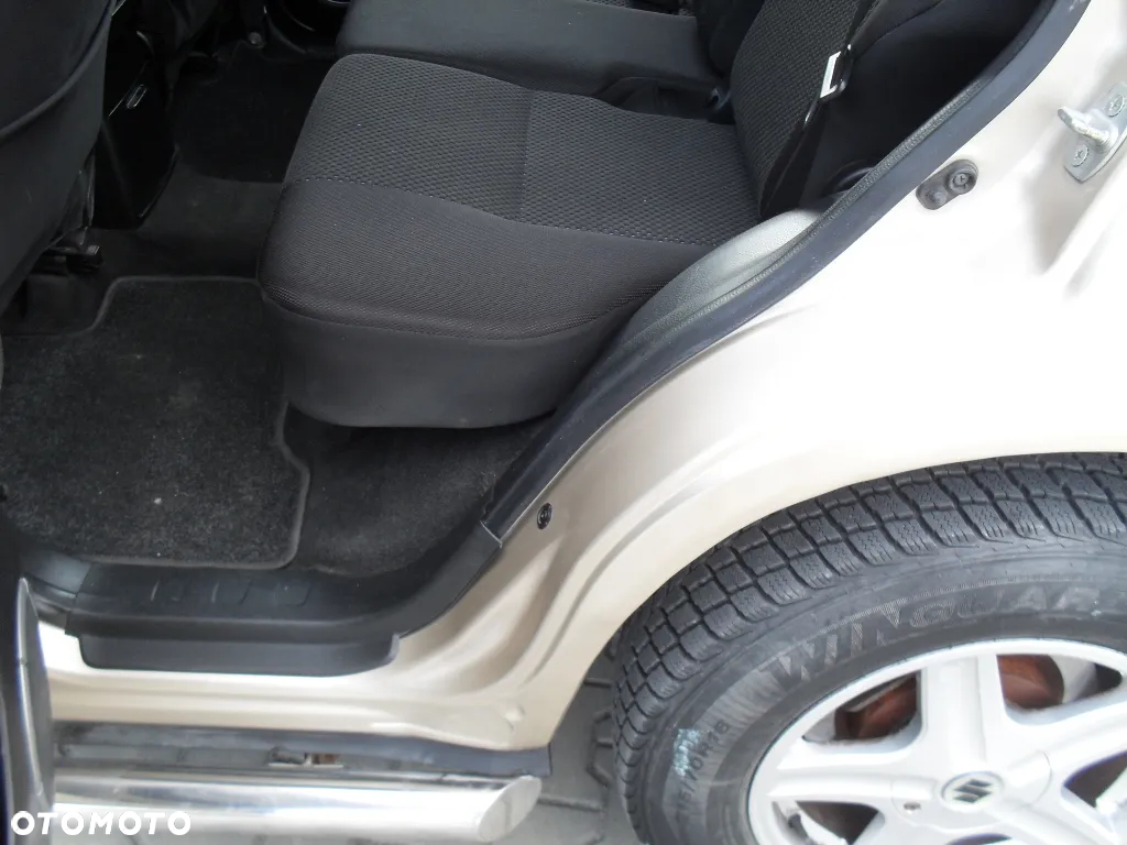 Suzuki Grand Vitara 2.0 - 24