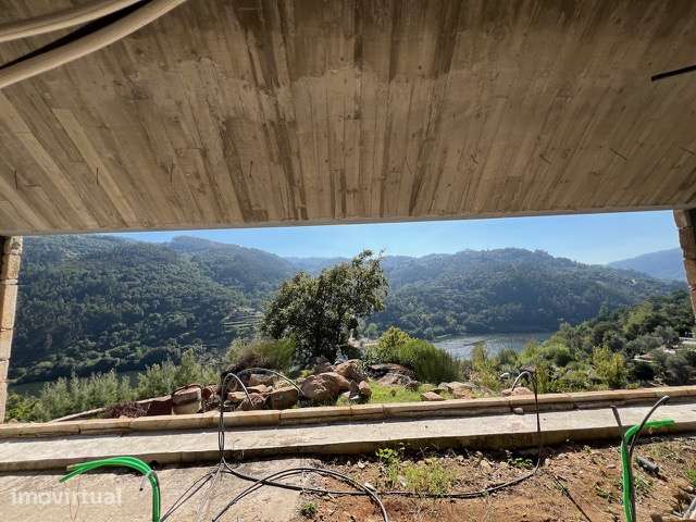 Moradia / Quintinha com vistas Rio Douro em fase de construção - Grande imagem: 5/62