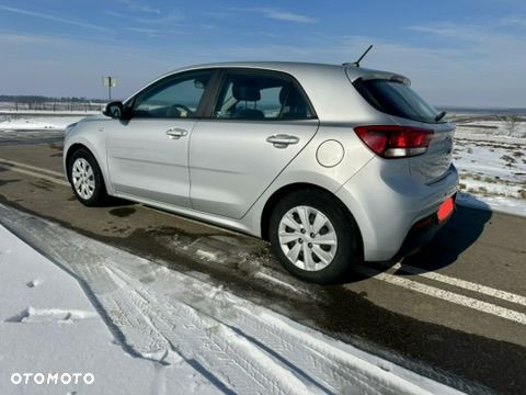 Kia Rio 1.2 L - 20