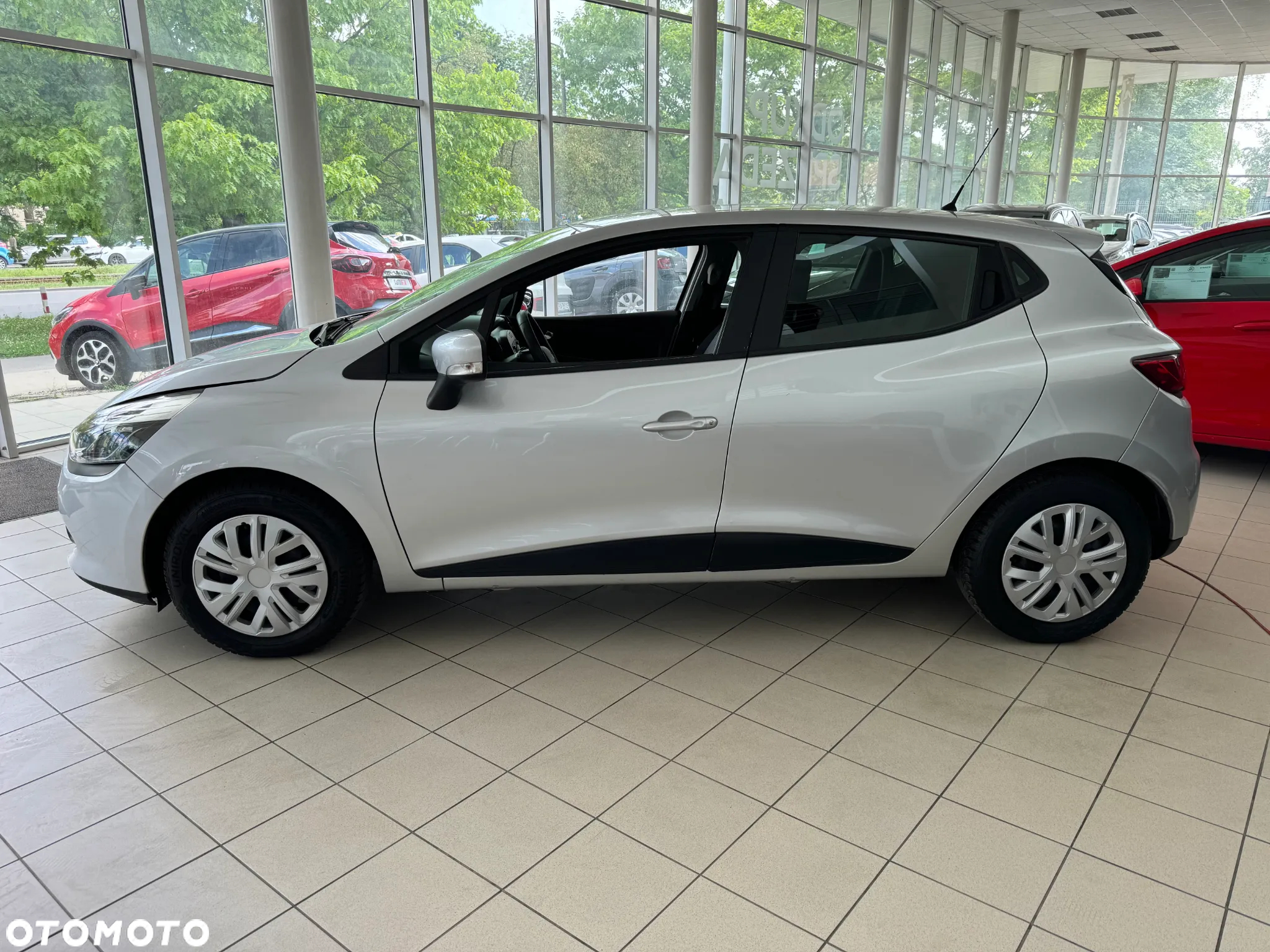 Renault Clio 1.2 16V 75 Life - 15