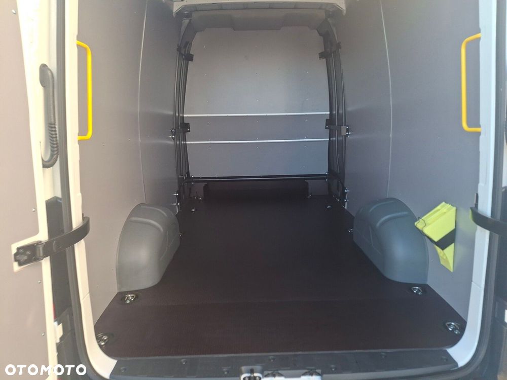 Volkswagen Crafter - 32