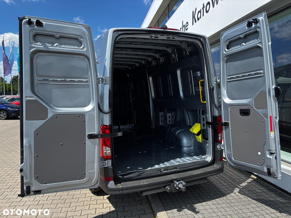Volkswagen Crafter 35 2.0 TDI L4H3 4490 177KM AUTOMAT - 12