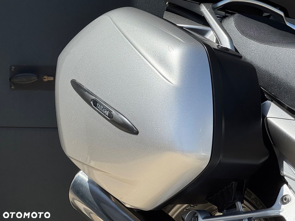 Yamaha FJR - 10