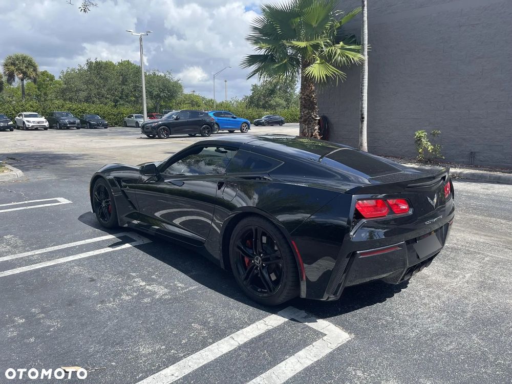 Chevrolet Corvette - 5
