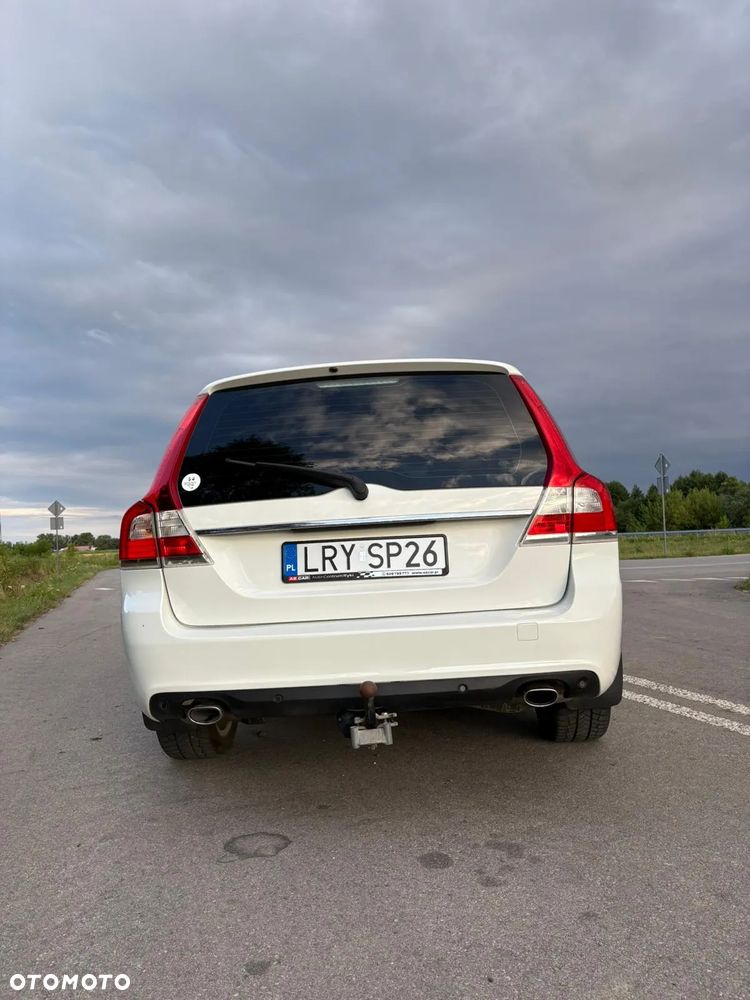 Volvo V70 D5 Geartronic Kinetic - 9