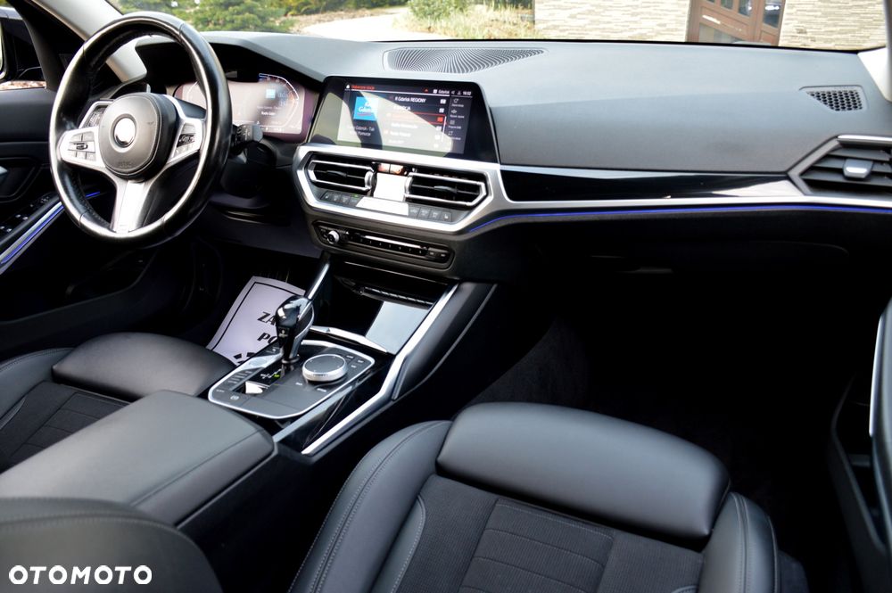 BMW Seria 3 320d Sport Line Shadow - 22