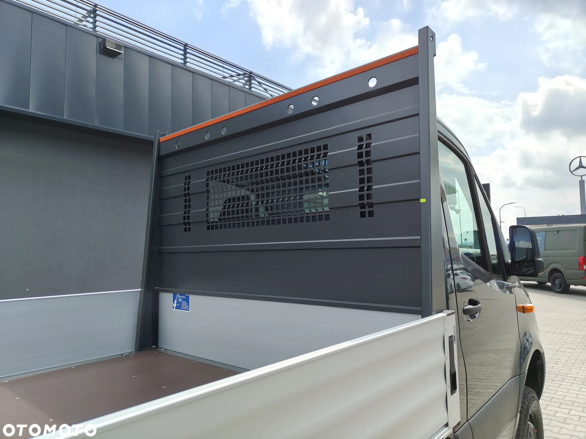 Mercedes-Benz Sprinter - 15
