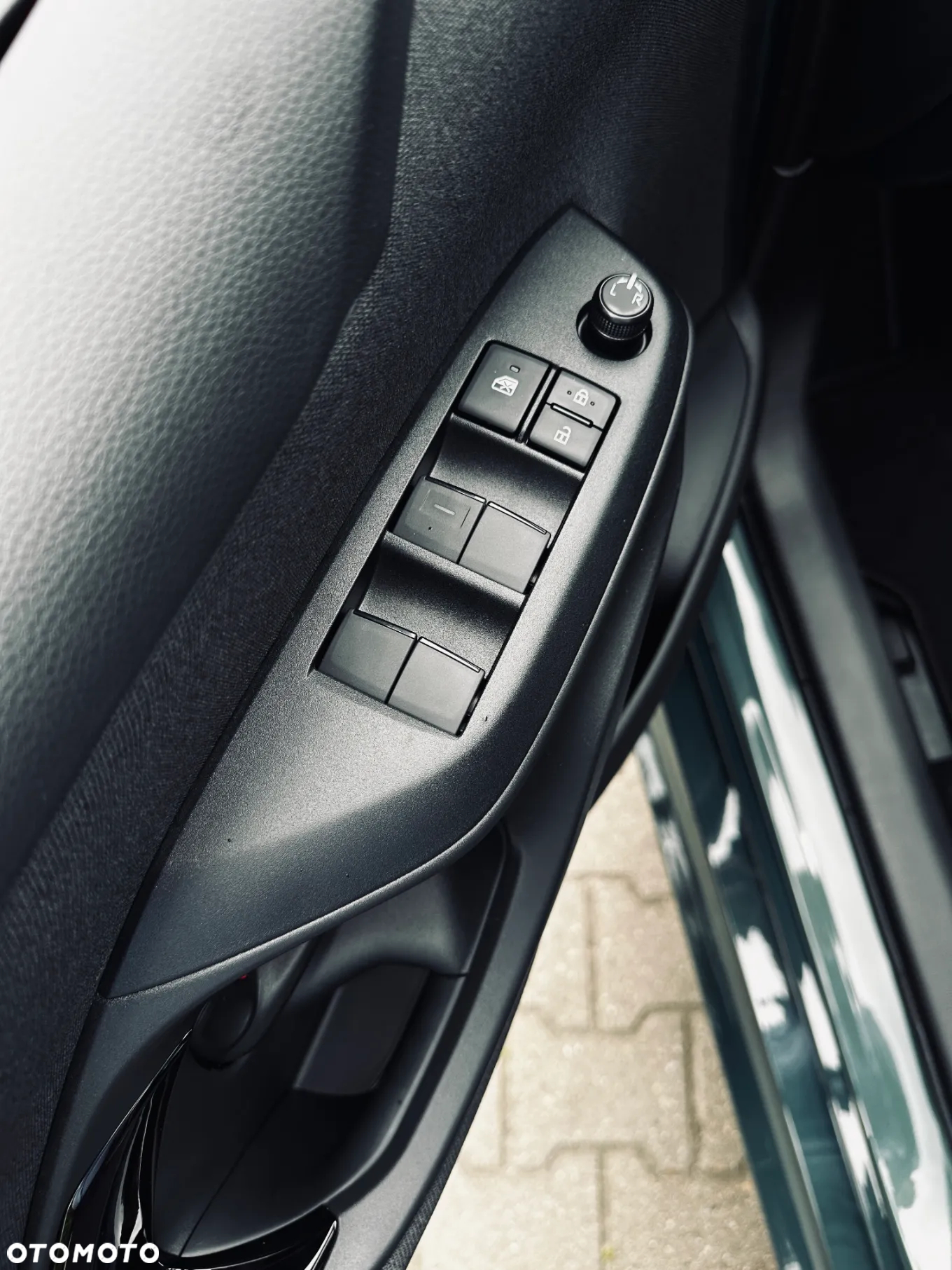 Toyota Yaris Hybrid 1.5 Style - 25