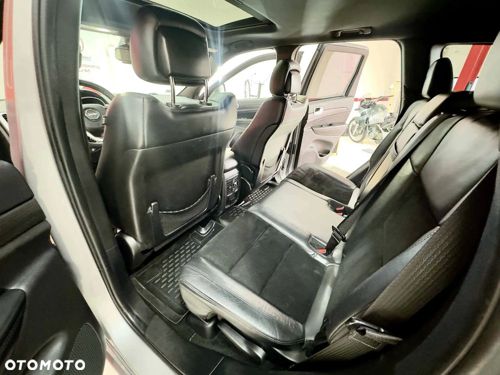 Jeep Grand Cherokee - 9
