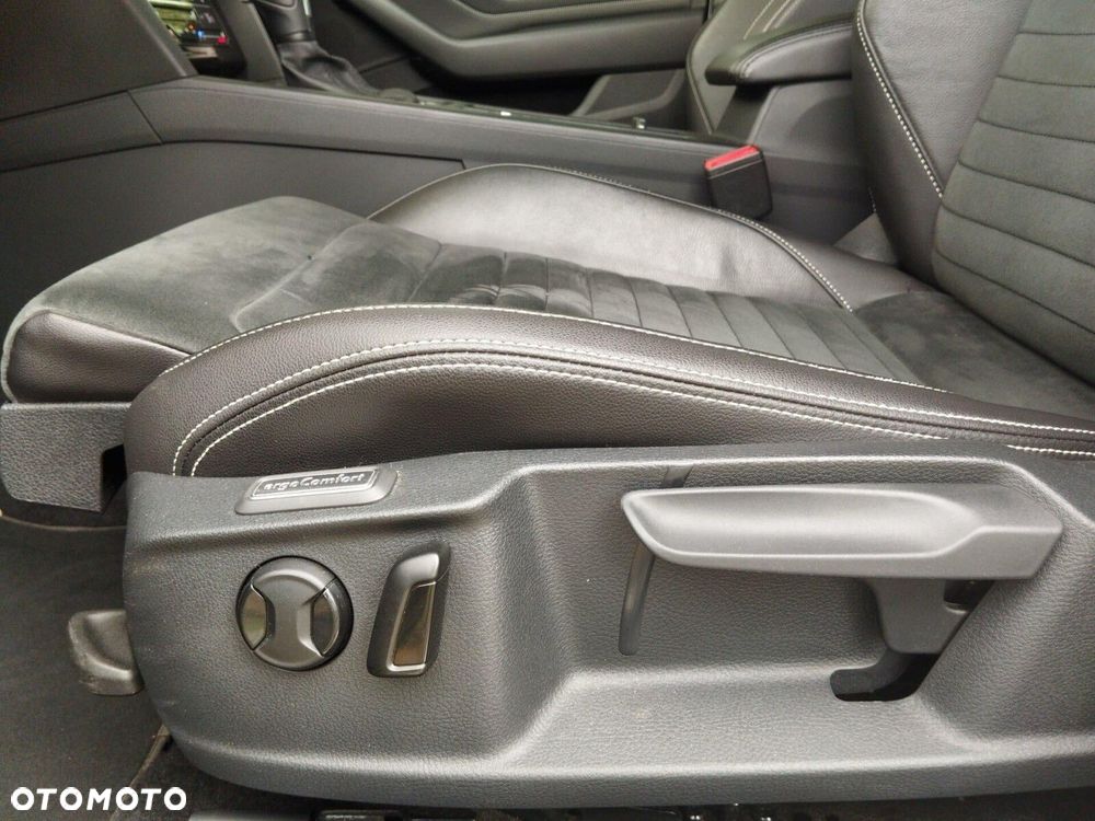 Volkswagen Passat - 13