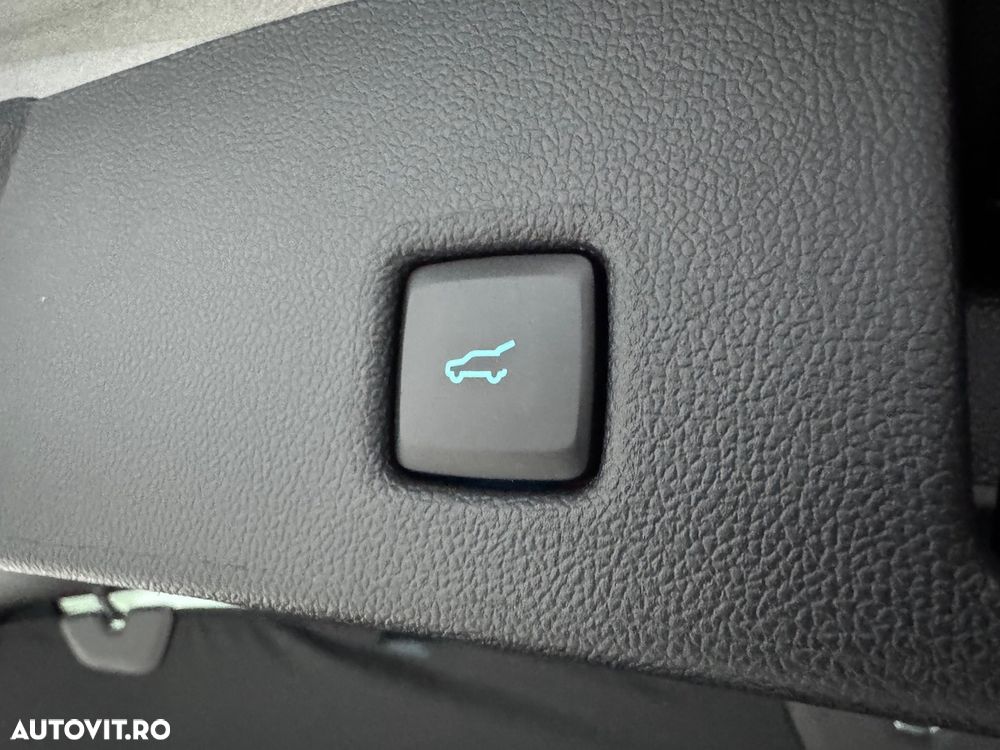 Ford Kuga 2.5 Duratec PHEV ST-LINE X - 40