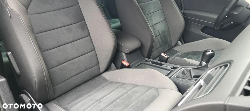 Volkswagen Golf - 21