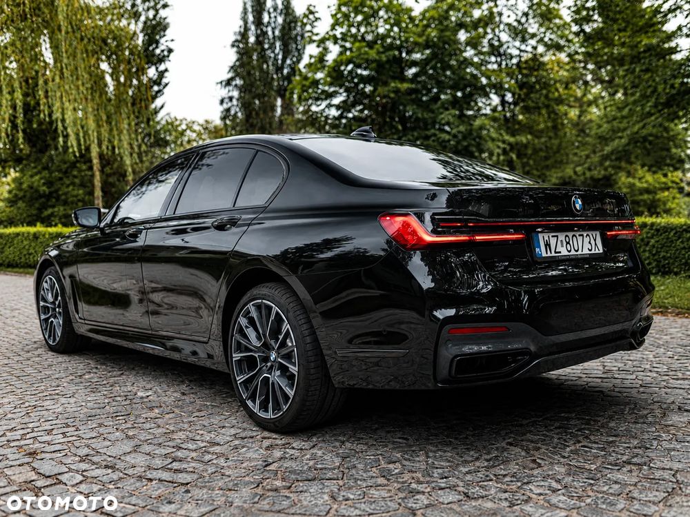 BMW Seria 7 750i xDrive - 11