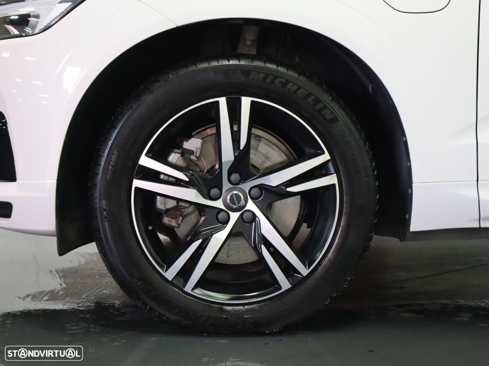 Volvo XC 60 2.0 T8 PHEV R-Design AWD - 6
