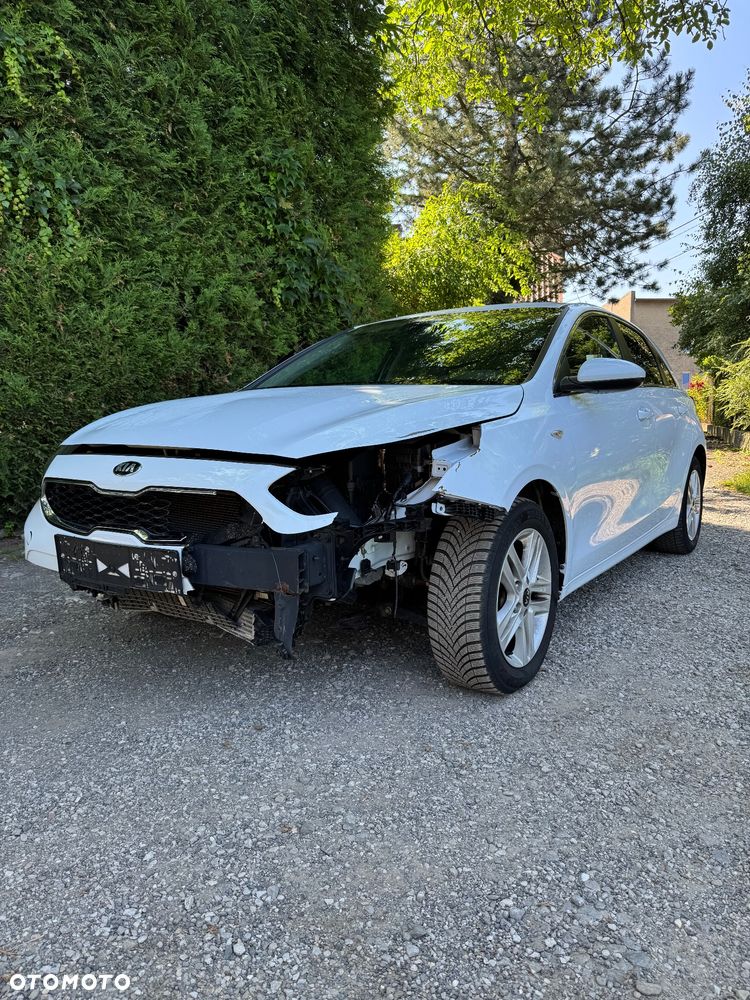 Kia Ceed - 4