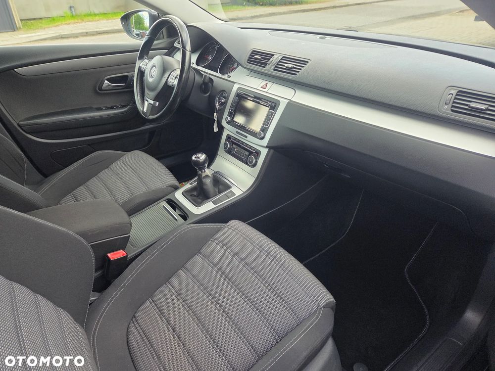 Volkswagen Passat CC - 12