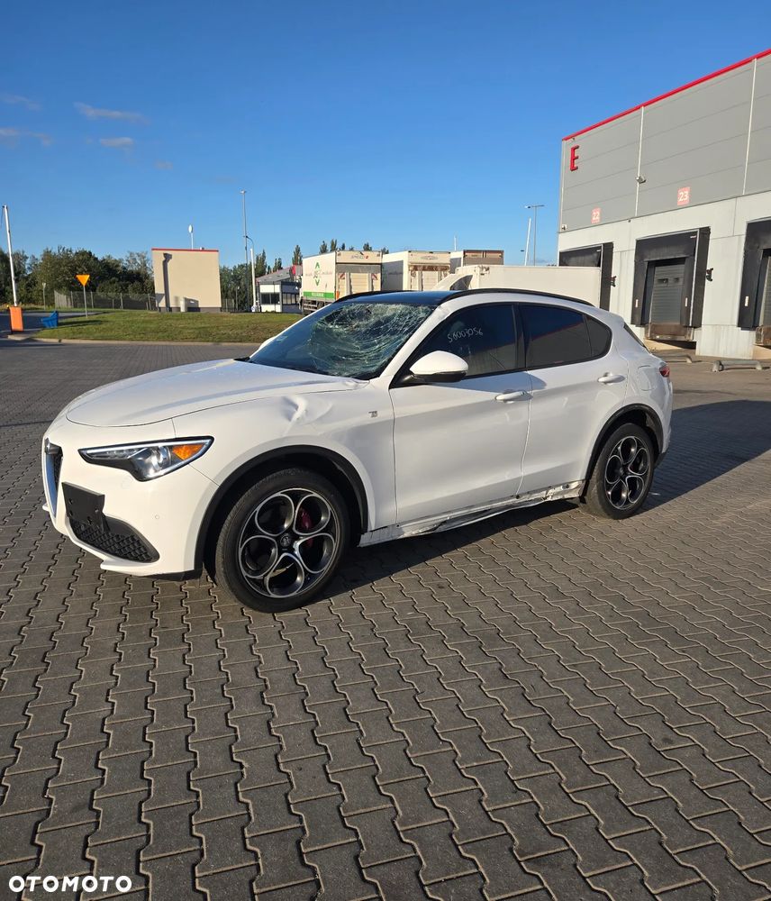 Alfa Romeo Stelvio 2.0 Turbo 16V AT8-Q4 Ti - 2