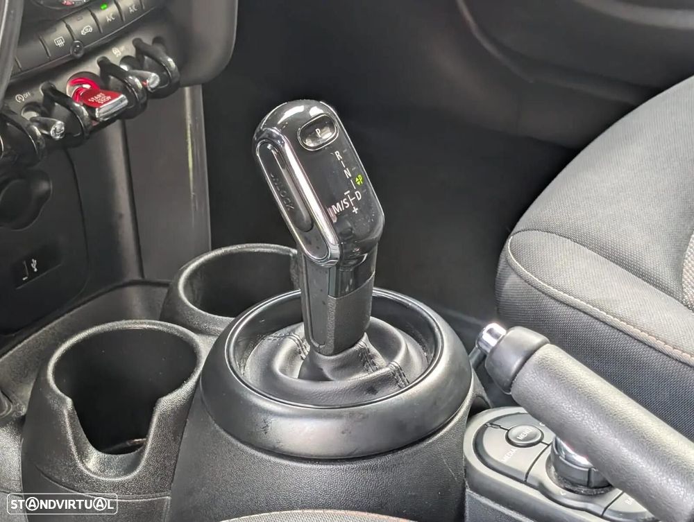 MINI 5 Portas Cooper D Aut. - 10