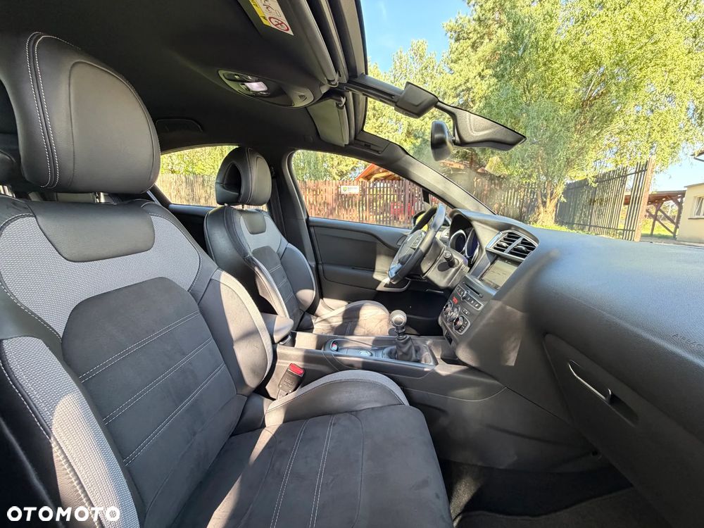 Citroën DS4 PureTech 130 Stop&Start SoChic - 28