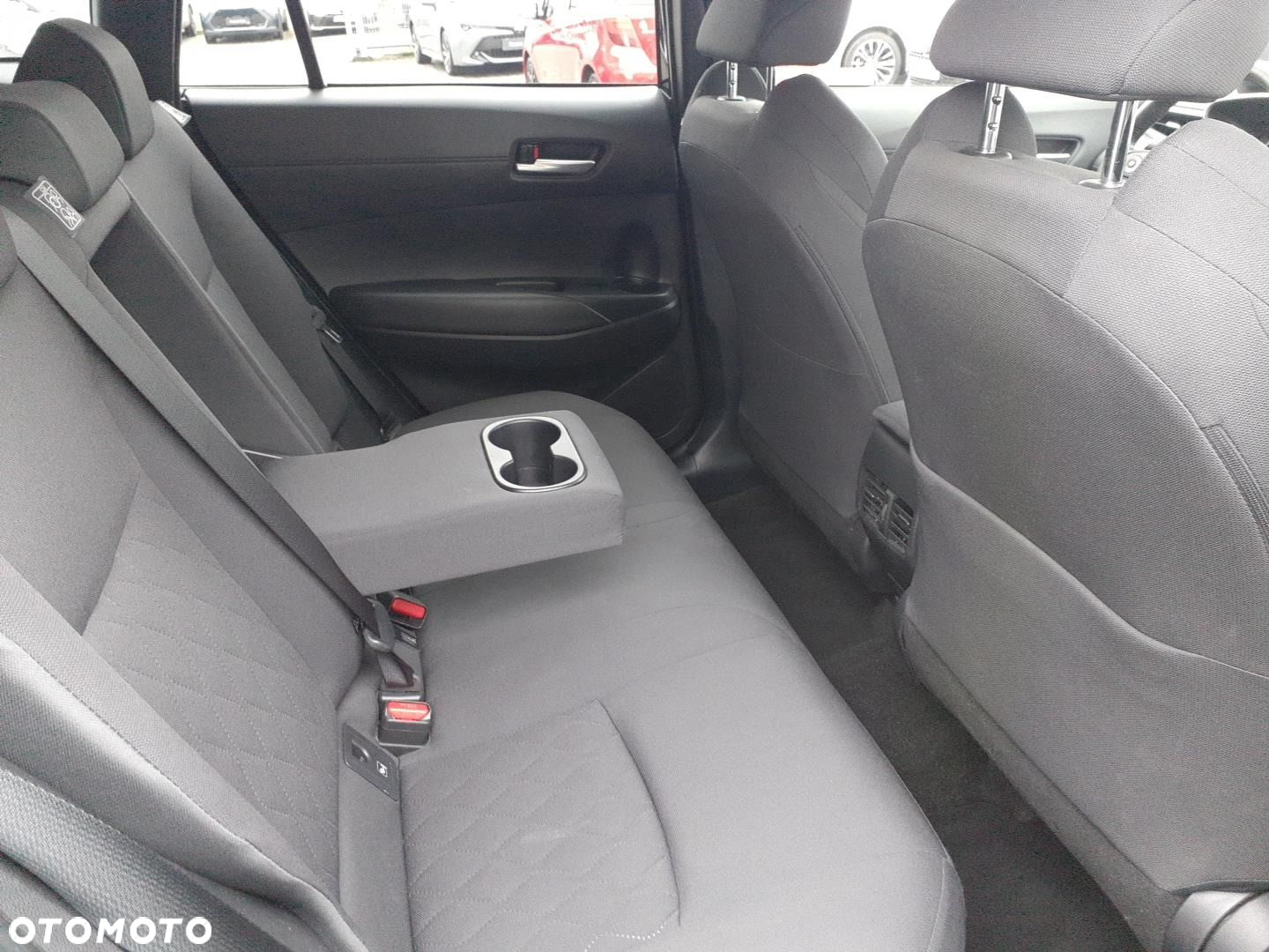 Toyota Corolla Cross - 12