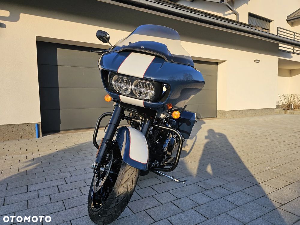 Harley-Davidson Touring Road Glide - 11