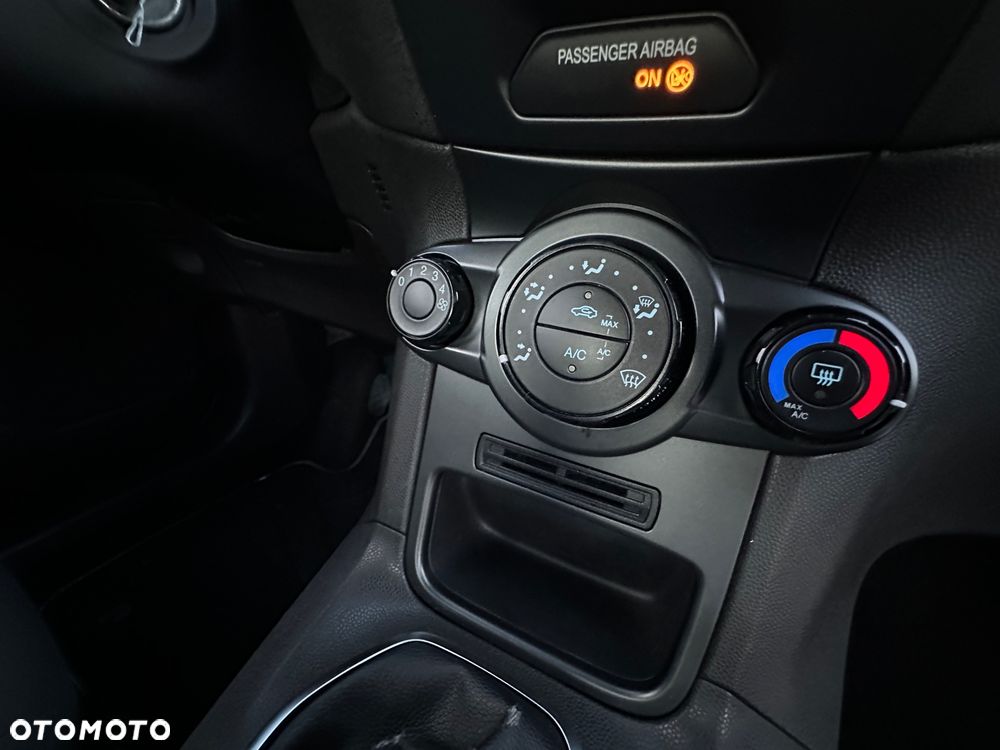Ford Fiesta 1.5 TDCi SYNC Edition - 14