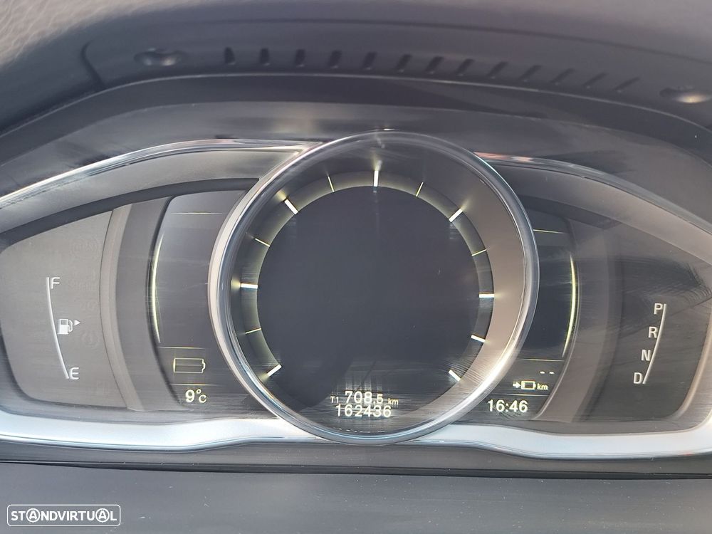 Volvo V60 2.4 D6 R-Design AWD Phev - 10