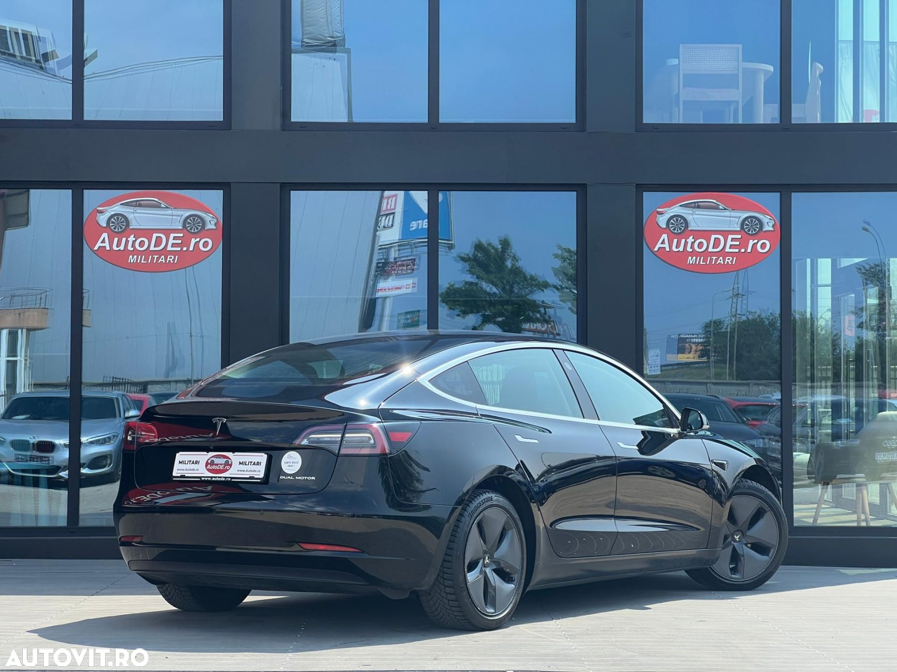 Tesla Model 3 - 3