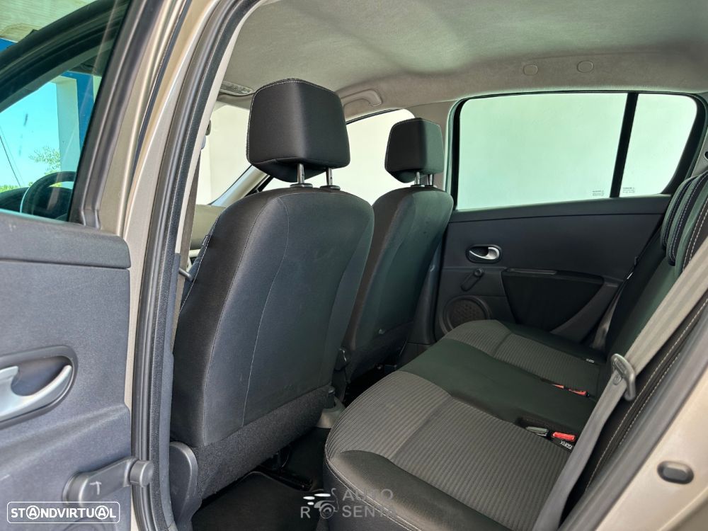 Renault Clio - 14