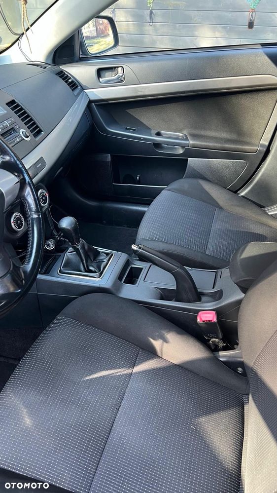 Mitsubishi Lancer 1.5 Invite - 9