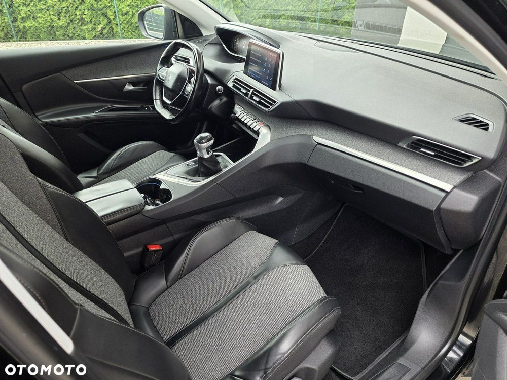 Peugeot 5008 - 23