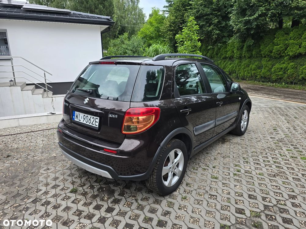 Suzuki SX4 1.6 Comfort Plus - 4