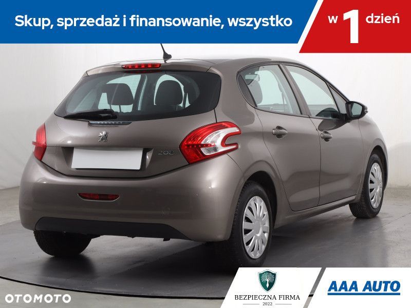 Peugeot 208 - 7