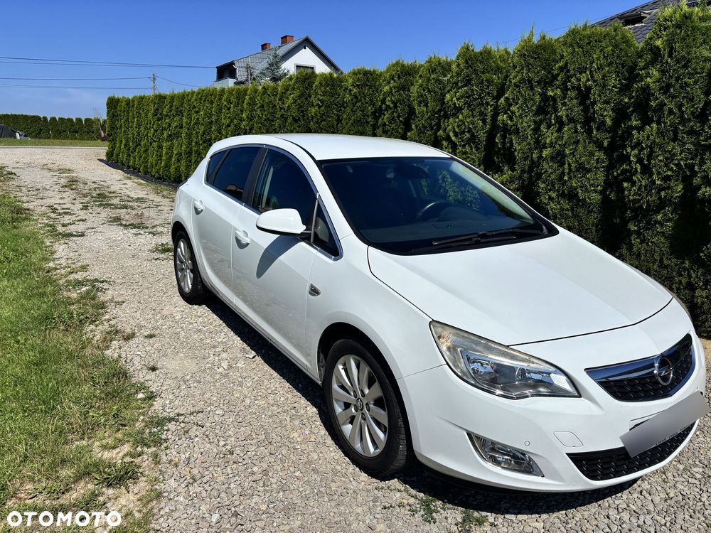 Opel Astra 1.7 CDTI DPF Cosmo - 3