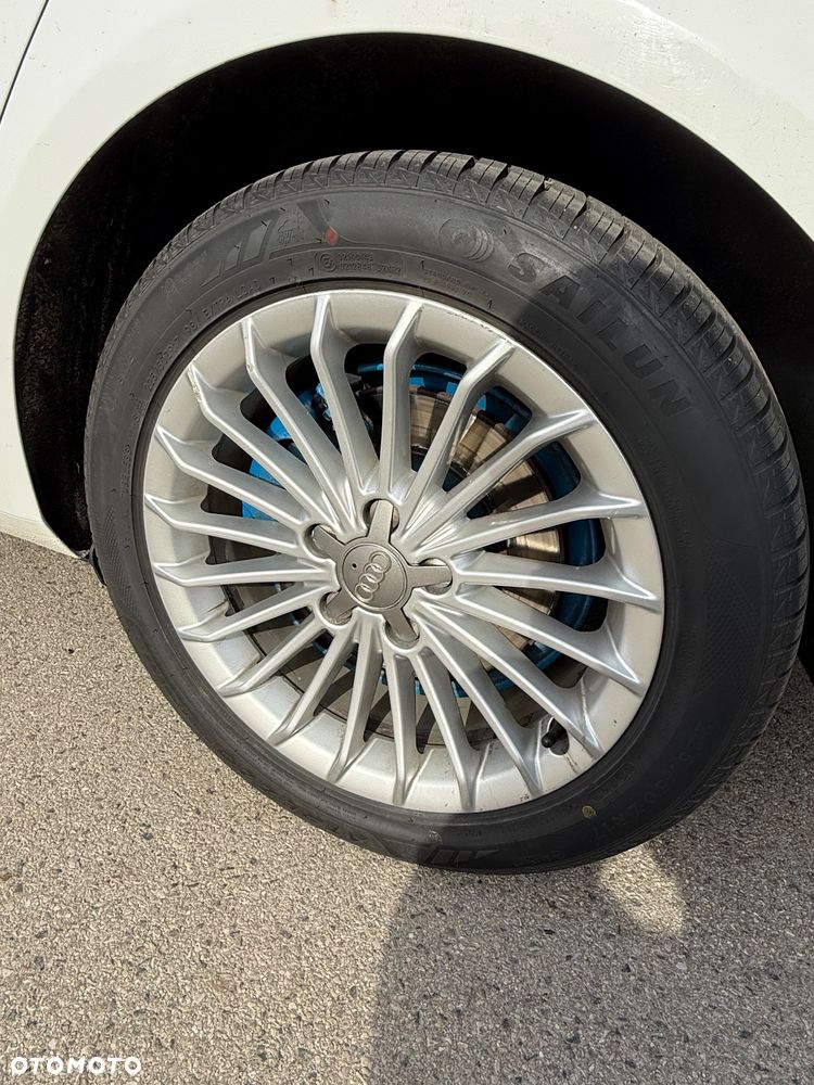 Audi A4 Avant 2.0 TDI DPF Ambiente - 12