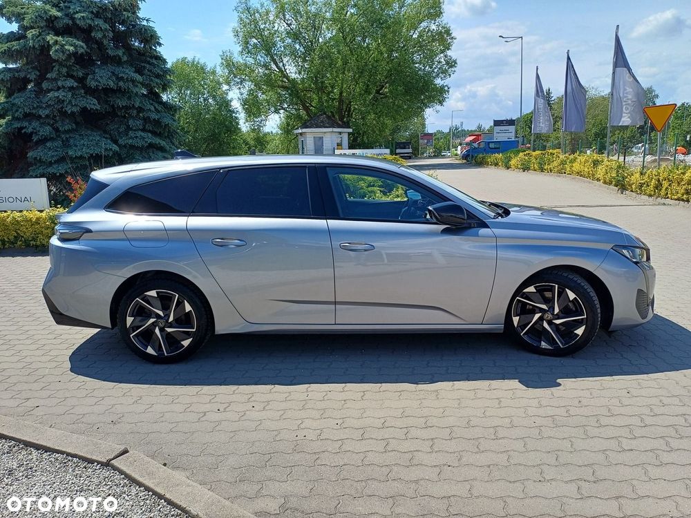Peugeot 308 - 8