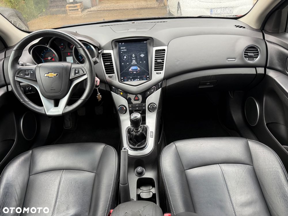 Chevrolet Cruze 1.8 LS+ - 17