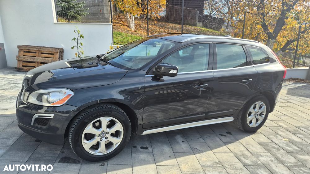 Volvo XC 60 D5 AWD Geartronic Summum - 6